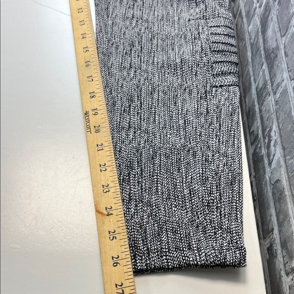 Athleta Black Textured Leggings - Picture 6 of 9